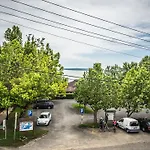 Feszek -etel Es Hotel-zanka Hotel *