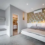 Feszek -etel Es Hotel-zanka *