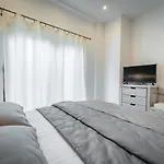 Fészek -étel és Hotel-bed&breakfast - Bike Point Hotel *
