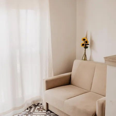 Feszek -etel Es Hotel-zanka Hotel *