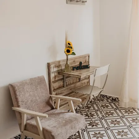 Feszek -etel Es Hotel- * Zanka