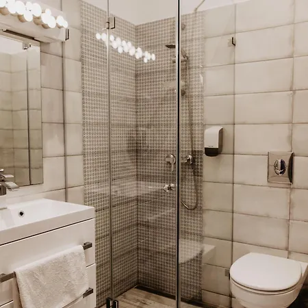 Feszek -etel Es Hotel- Balatonszárszó