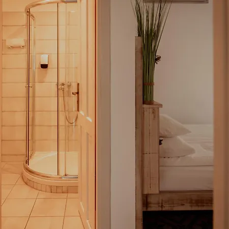 호텔 Feszek -etel Es Hotel- Zánka