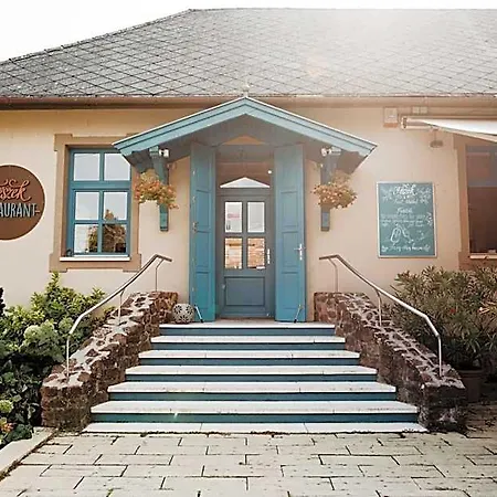 Feszek -etel Es Hotel-zanka * Zánka