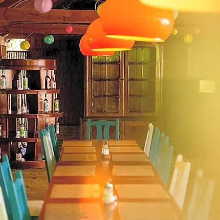 Feszek -etel Es Hotel-zanka Hotel *