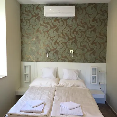 Fészek -étel és Hotel- Zánka