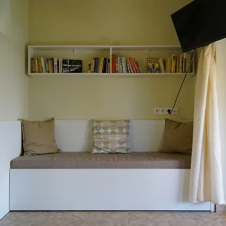 Feszek -etel Es Hotel-zanka Hotel