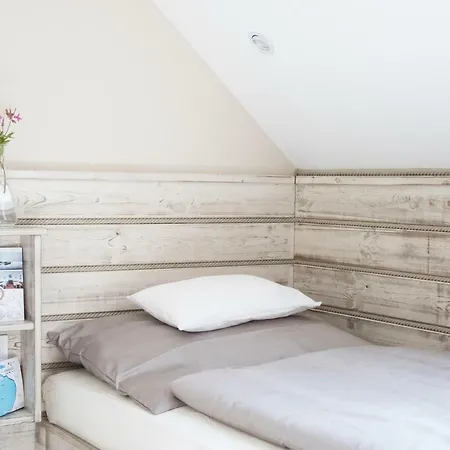 Feszek -etel Es Hotel-zanka Hotel *