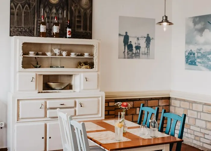 Hotel Feszek -etel Es Hotel-bed & Breakfast - Bike Point