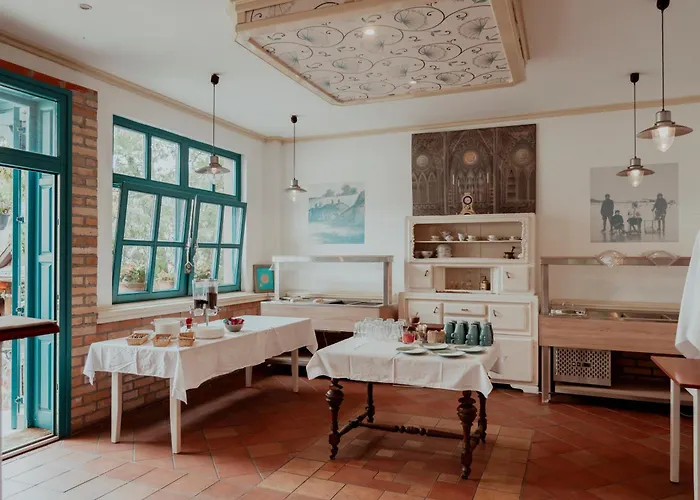 Feszek -etel Es Hotel- Hotel Balatonszemes