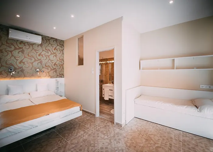 Szálloda Feszek -etel Es Hotel- *